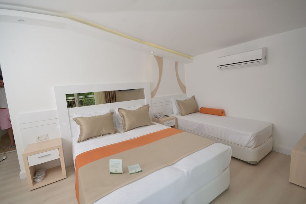 Doc's Boutique Hotel 13