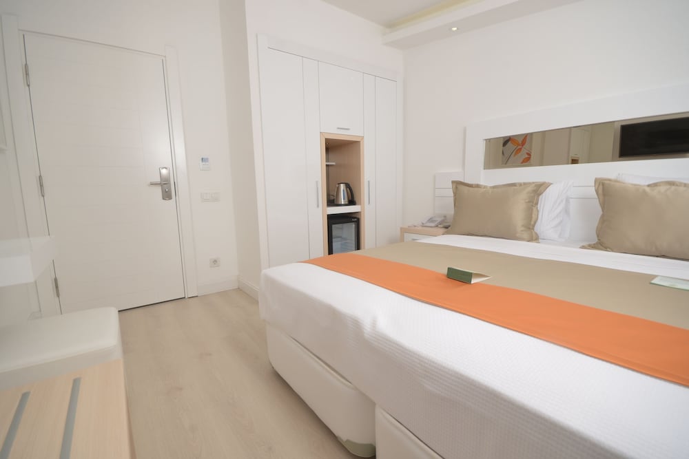 Doc's Boutique Hotel 2