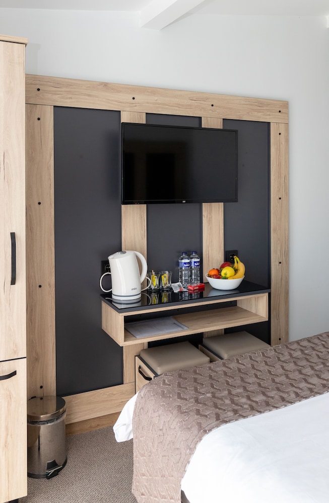 Galley Hotel 14