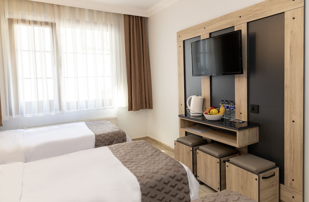 Galley Hotel 18