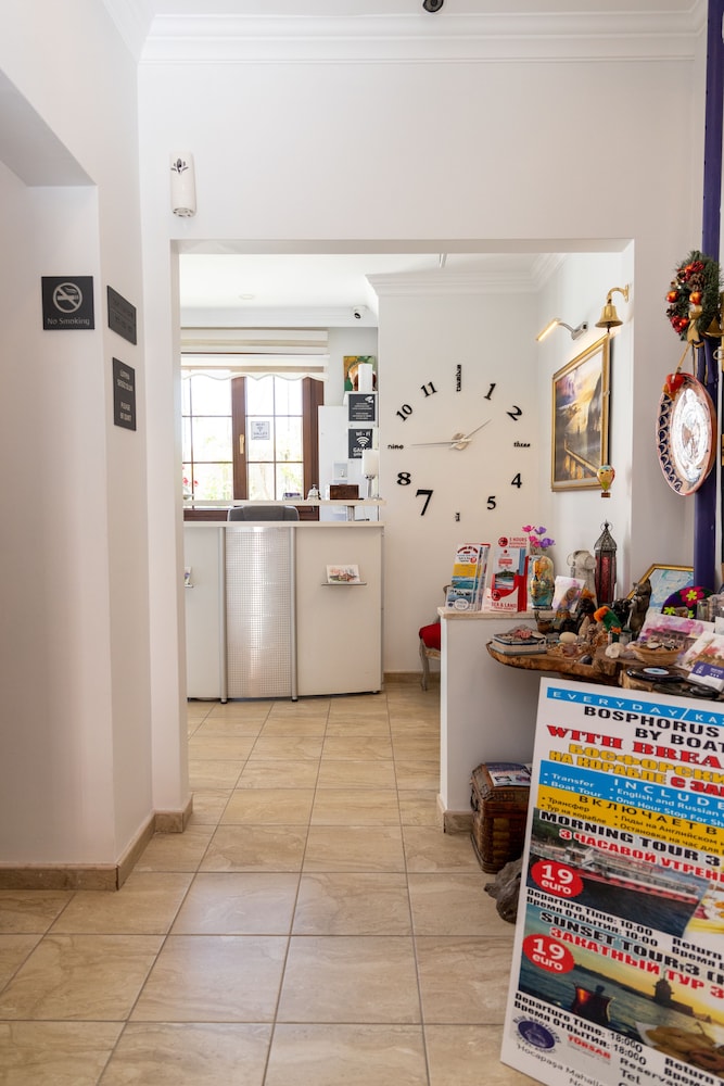 Galley Hotel 4