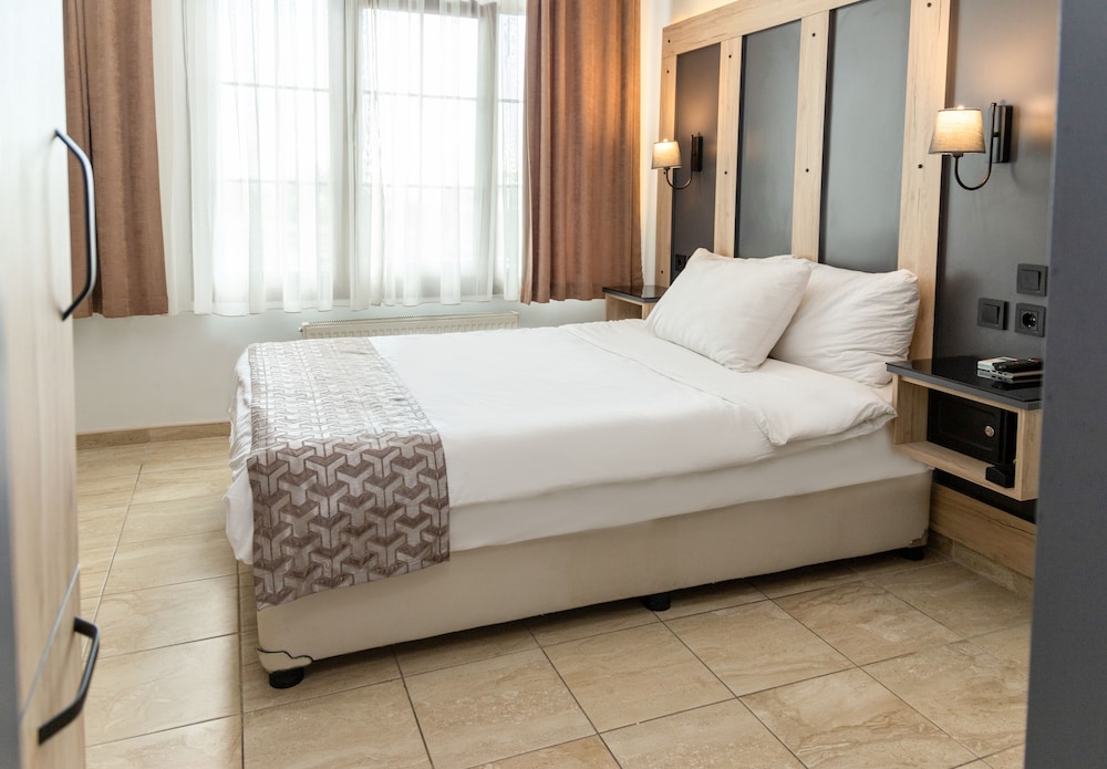 Galley Hotel 21