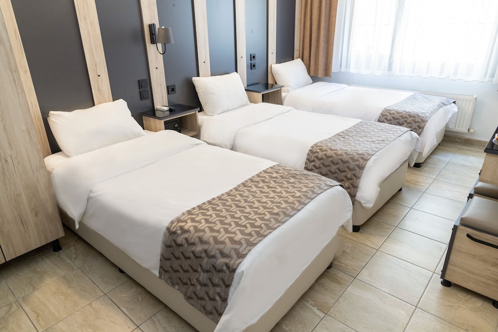 Galley Hotel 16