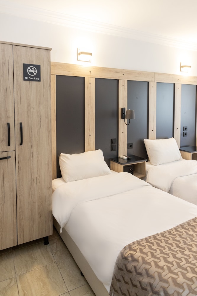 Galley Hotel 17