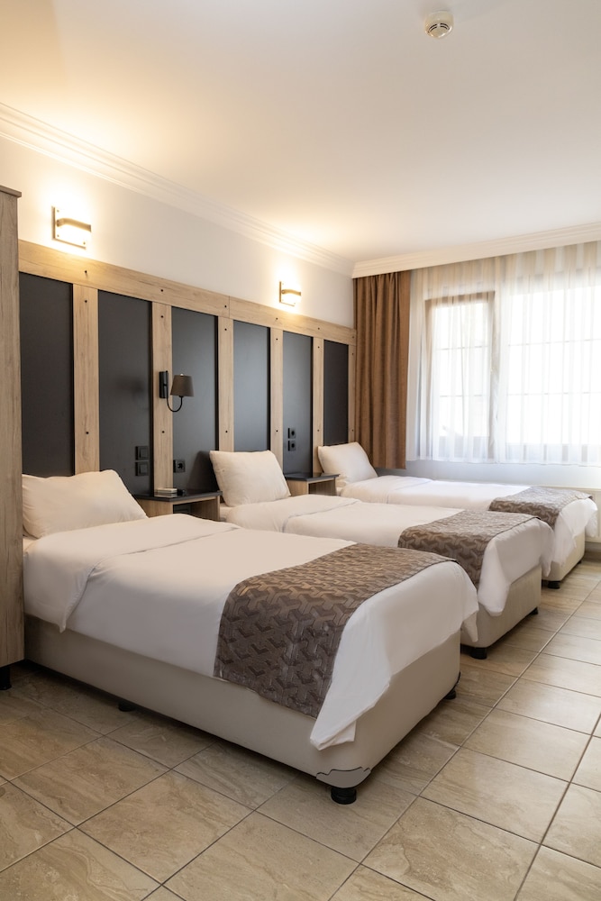 Galley Hotel 19