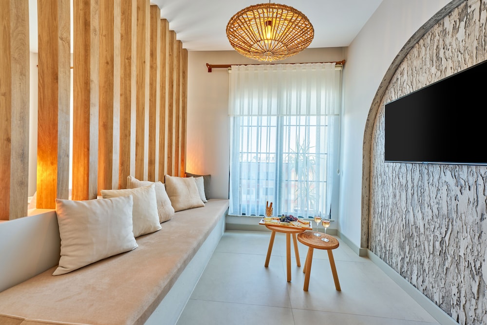 Lilium Boutique Hotel 23