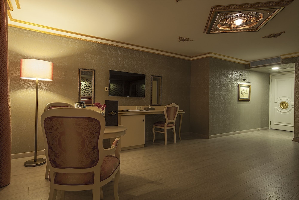 Empire Suite Hotel 15