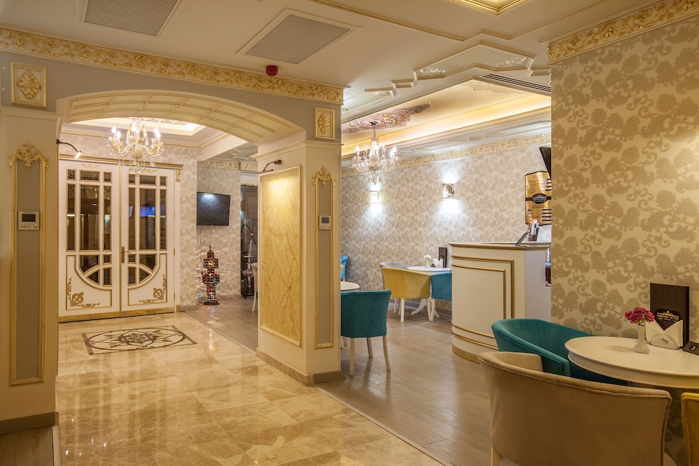 Empire Suite Hotel 3