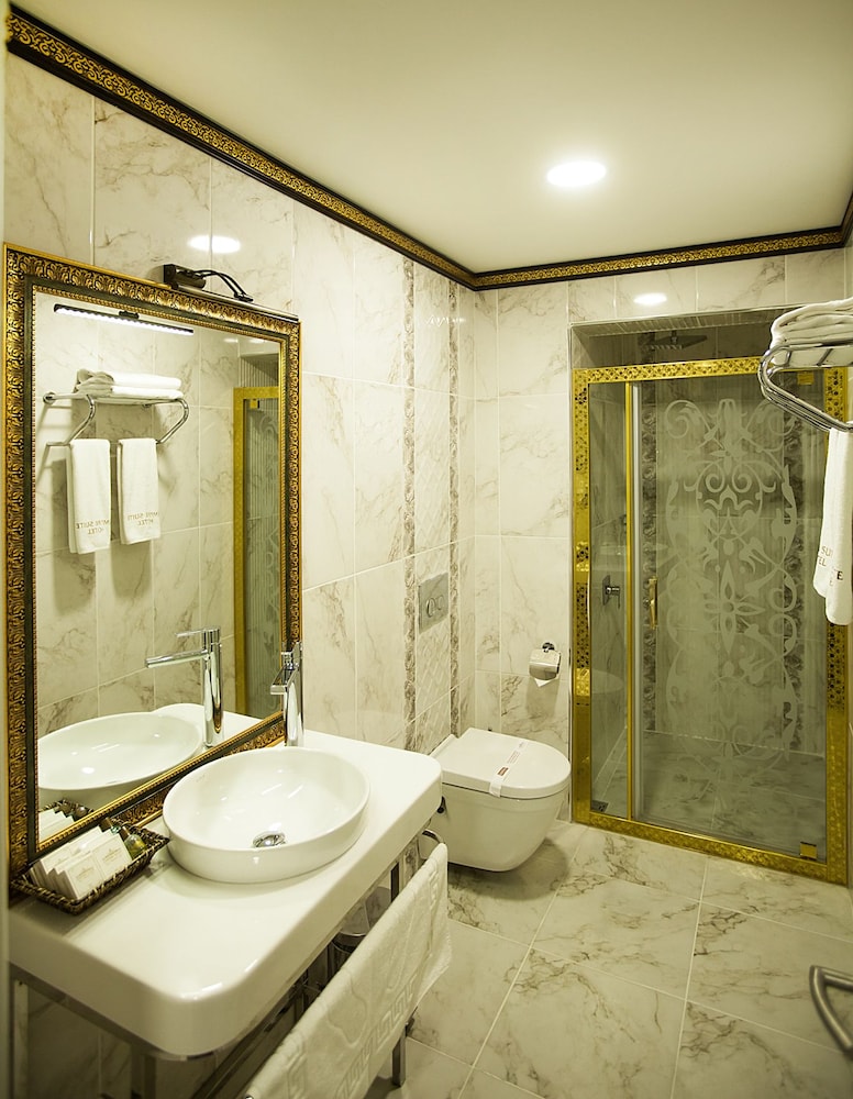 Empire Suite Hotel 16