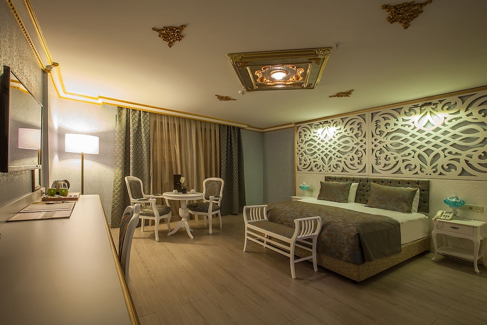 Empire Suite Hotel 8
