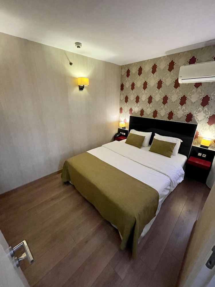 Era Palace Hotel A-Blok 8