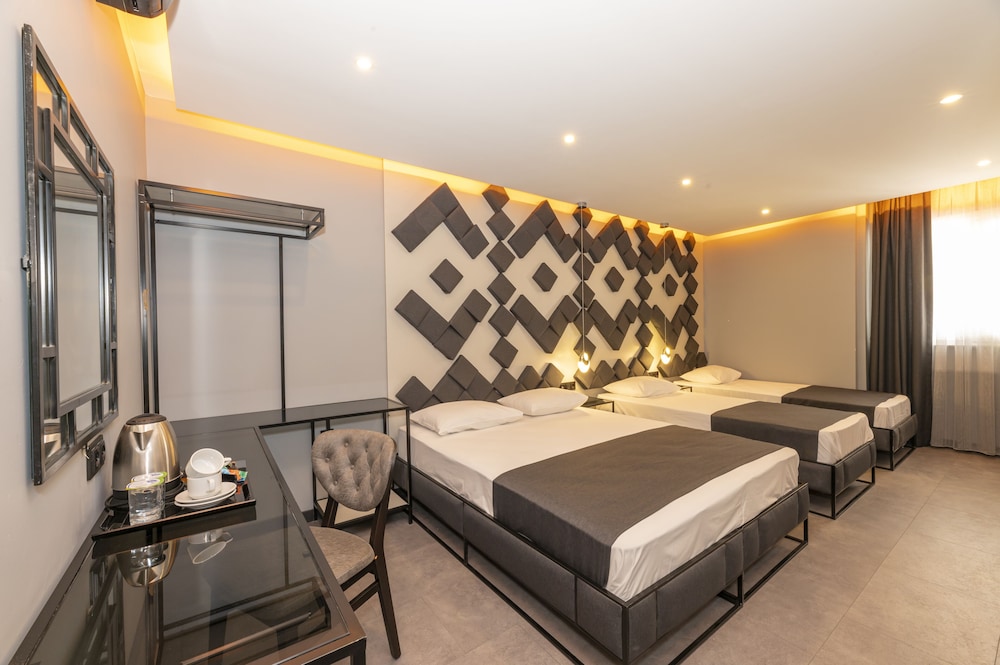 White Palace Hotel 23