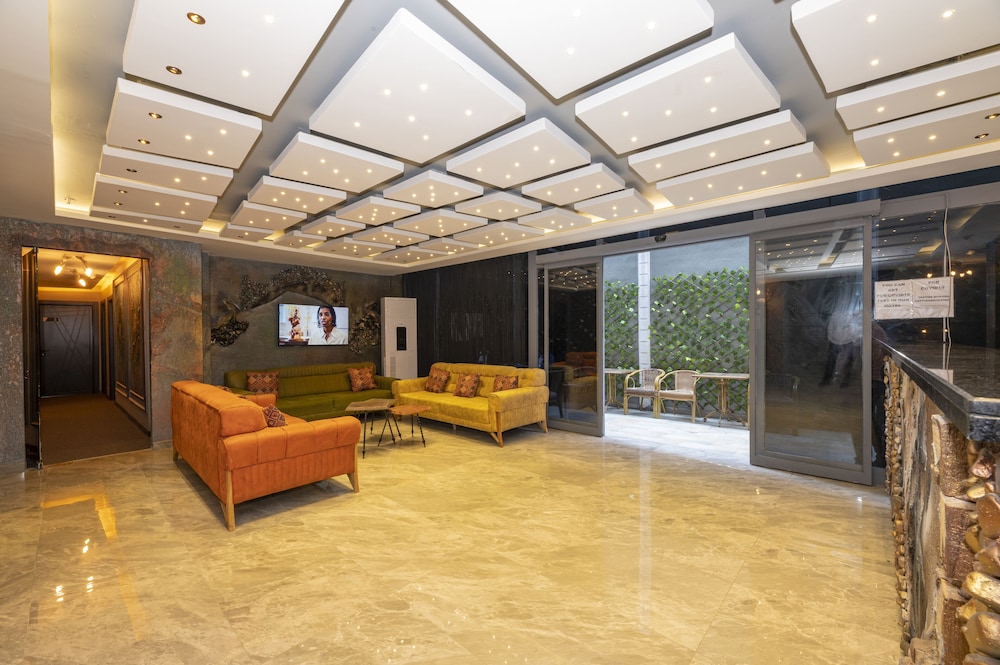White Palace Hotel 4