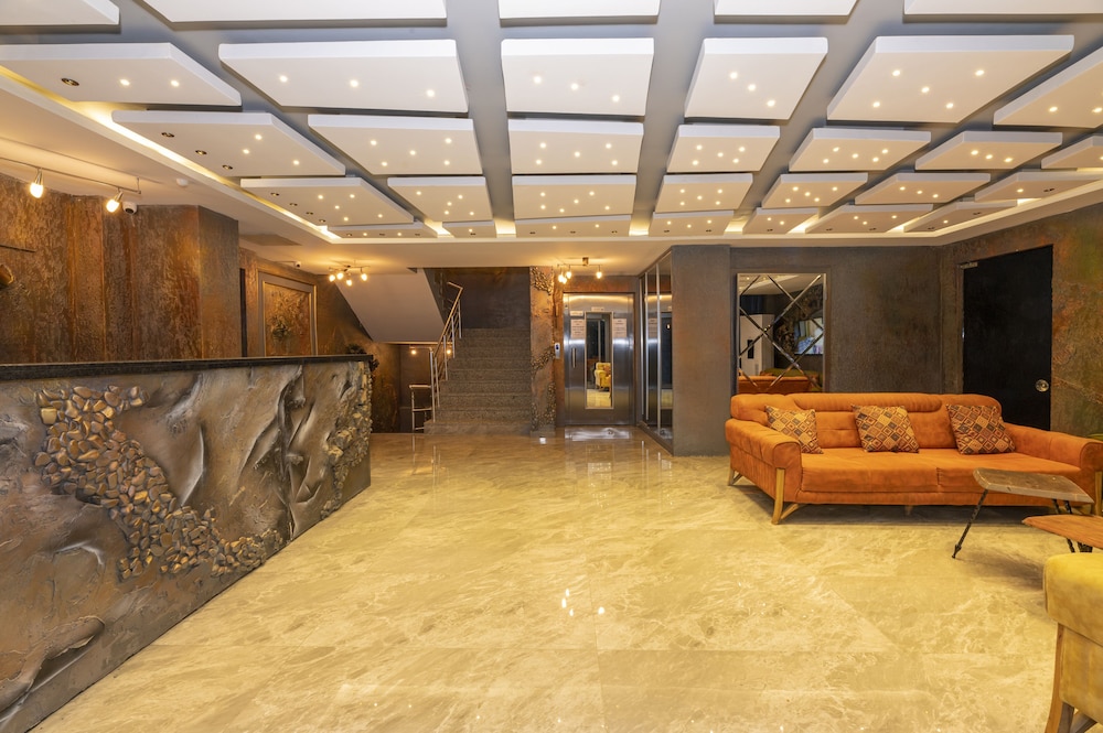 White Palace Hotel 6