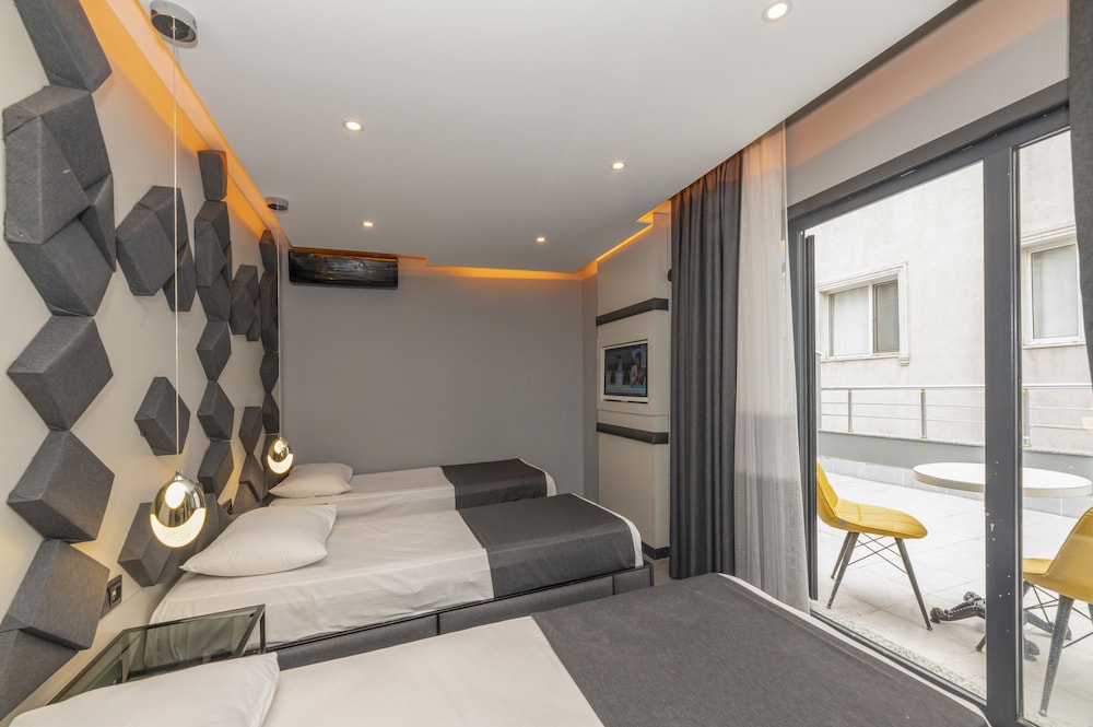 White Palace Hotel 15