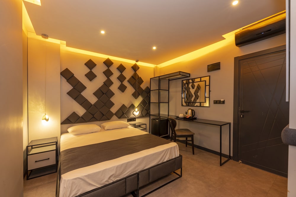 White Palace Hotel 19