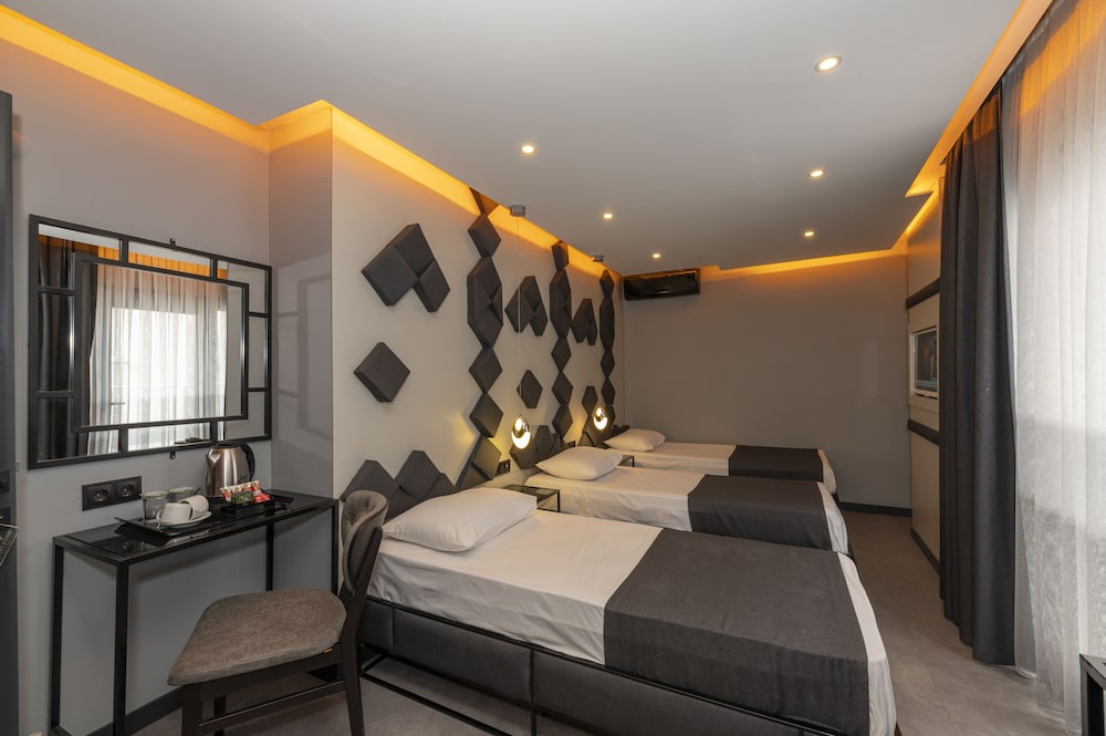 White Palace Hotel 14