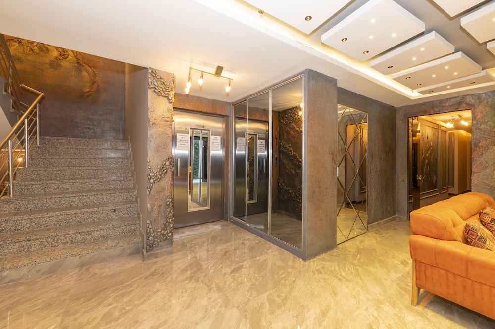 White Palace Hotel 5