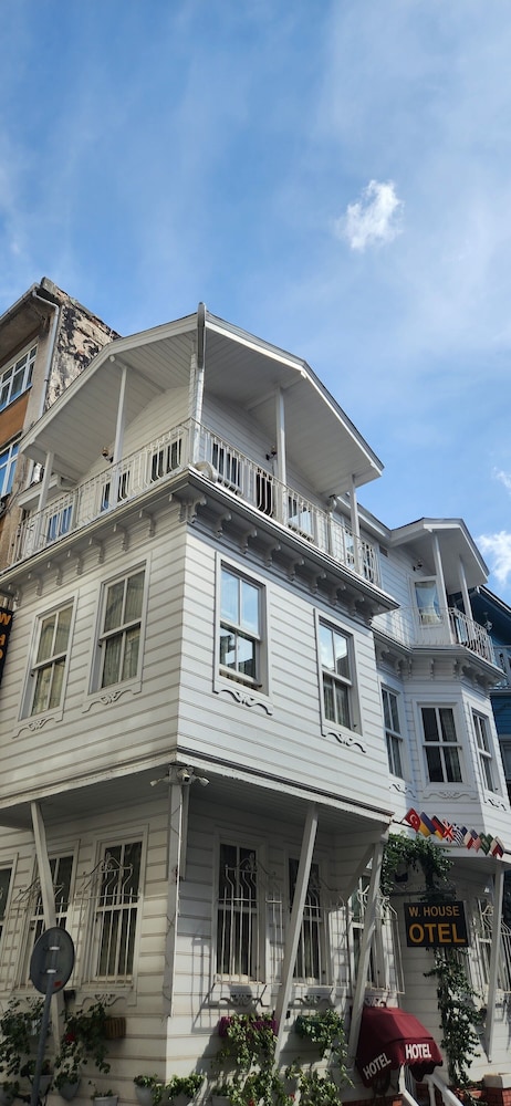 Kadiköy White House 1