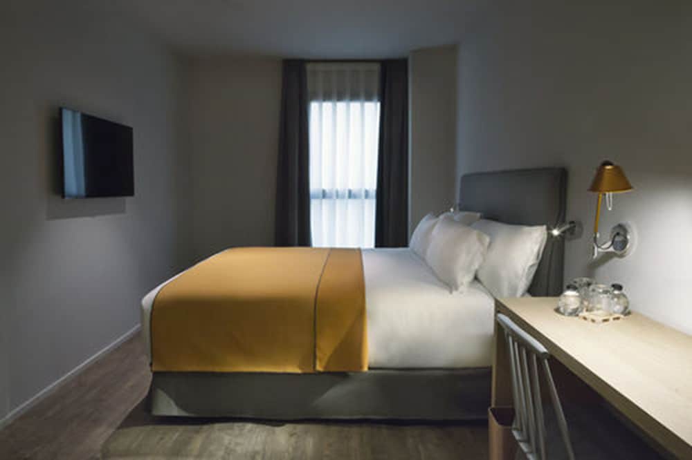 Yurbban Trafalgar Hotel 11