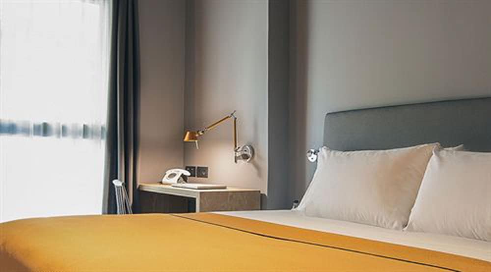 Yurbban Trafalgar Hotel 7