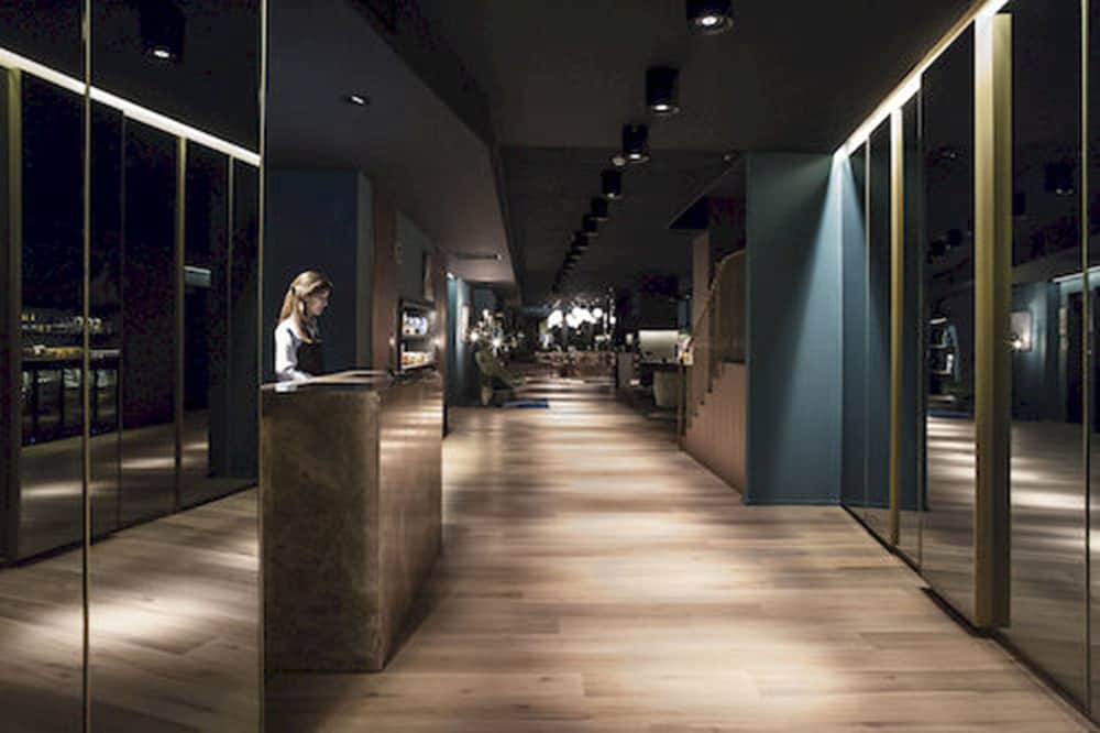 Yurbban Trafalgar Hotel 2