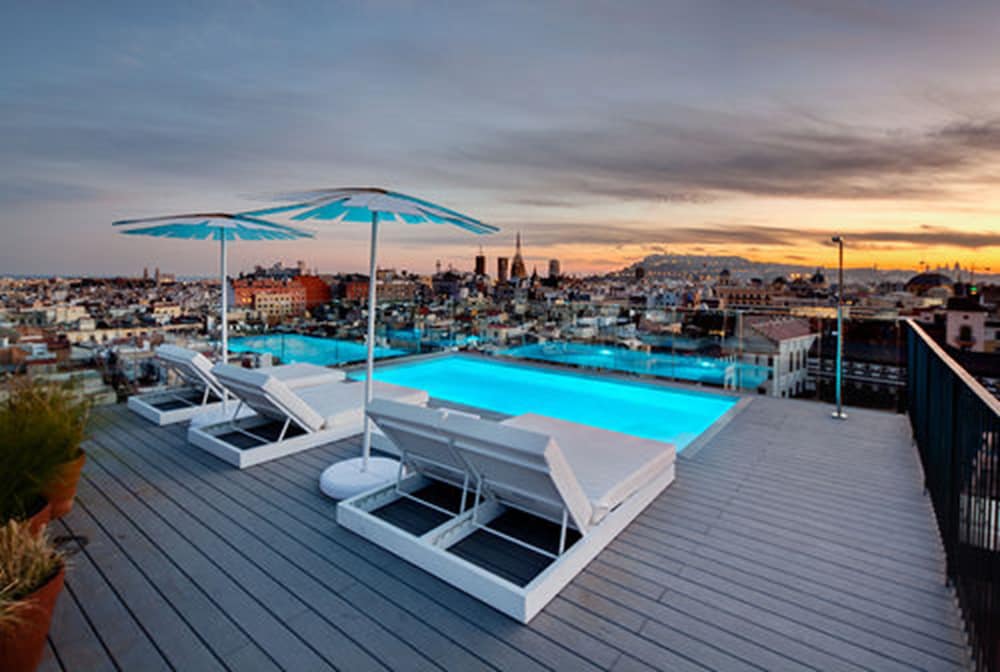 Yurbban Trafalgar Hotel 1