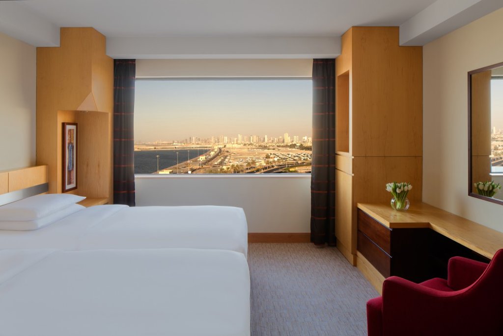 Hyatt Regency Dubai & The Galleria Residence 7