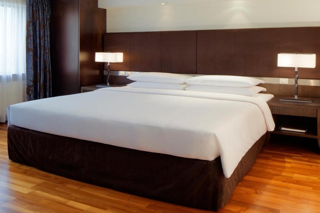 Hyatt Regency Dubai & The Galleria Residence 5