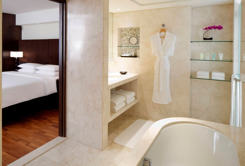 Hyatt Regency Dubai & The Galleria Residence 9