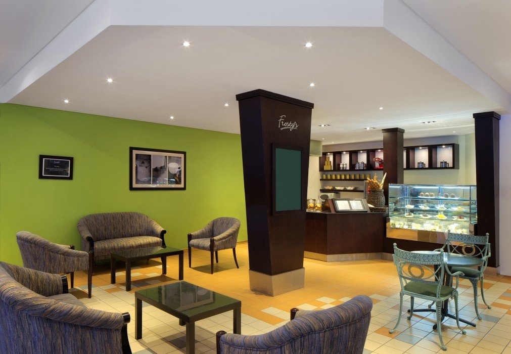 Hyatt Regency Dubai & The Galleria Residence 12