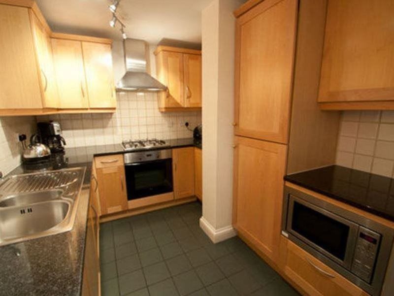 15 Basil Street 13