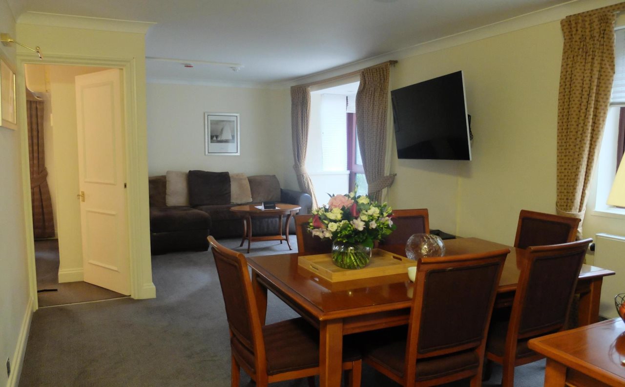 15 Basil Street 6