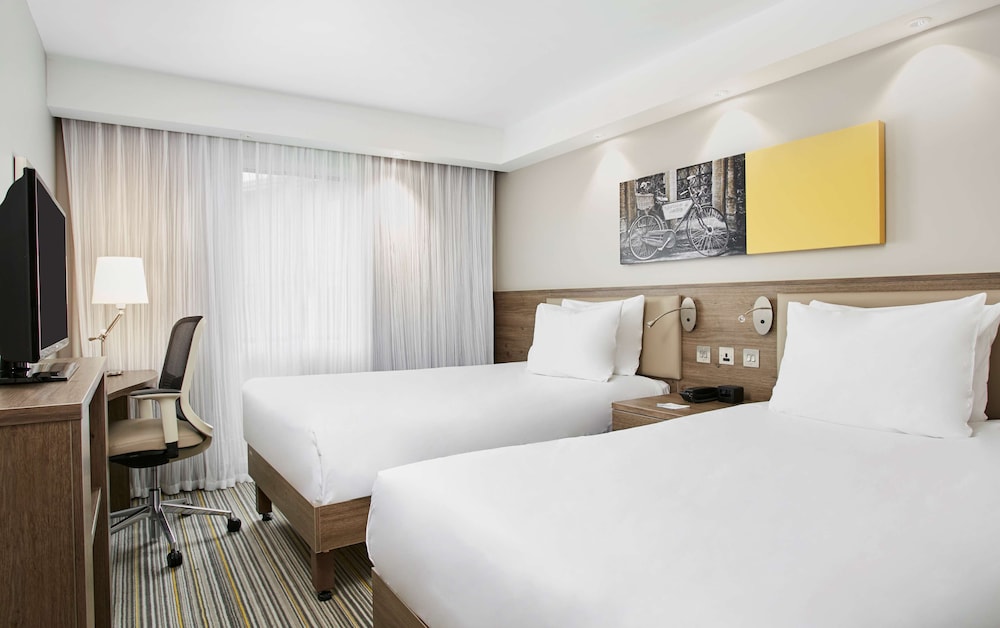 Hampton by Hilton Oxford 7