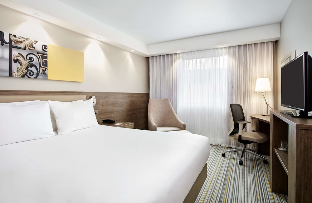 Hampton by Hilton Oxford 6
