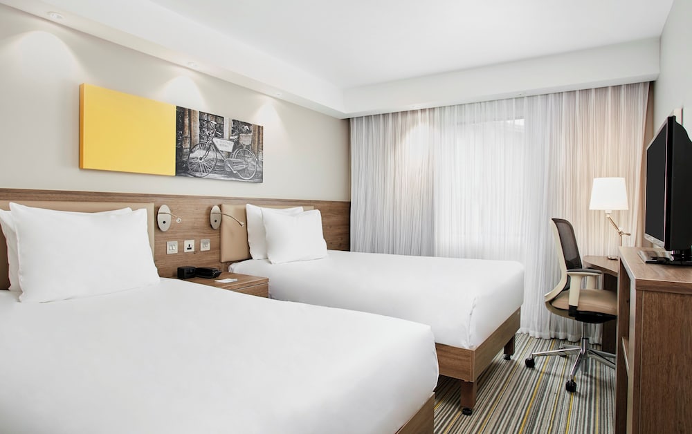 Hampton by Hilton Oxford 8