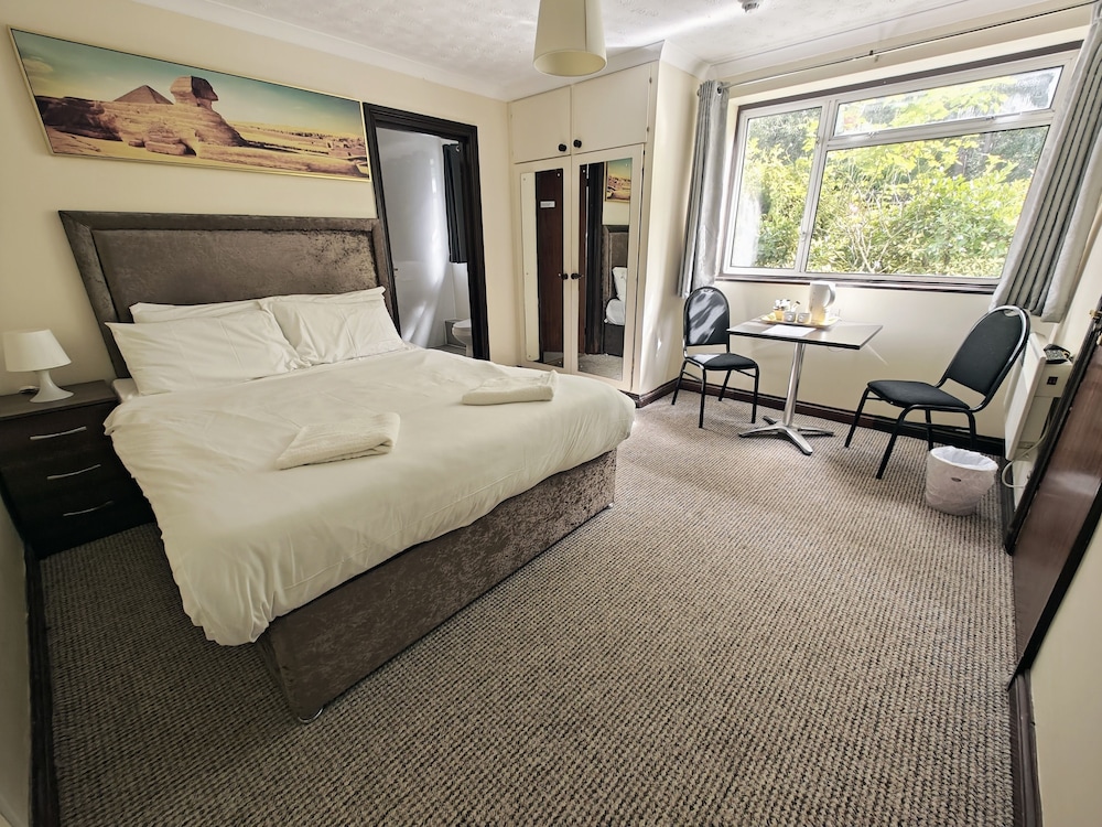 Little Foxes Hotel 10