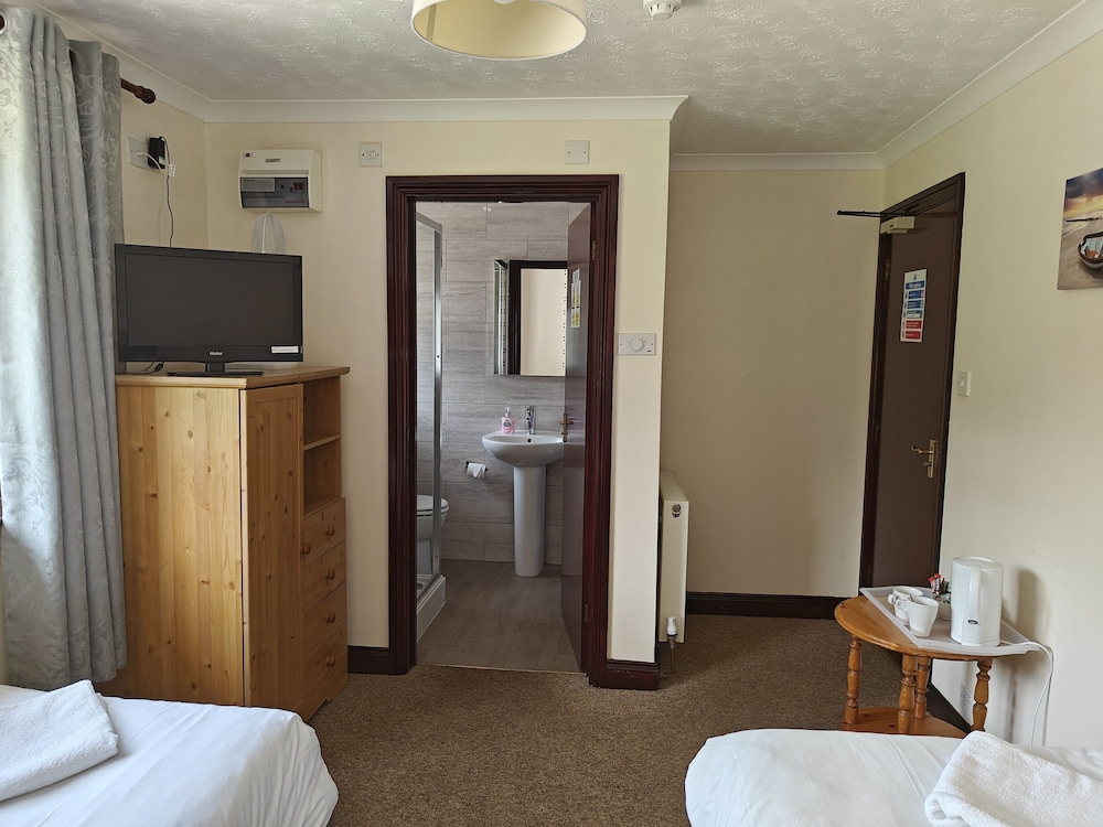 Little Foxes Hotel 13