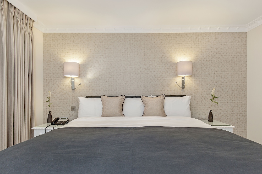 Mayfair House 16