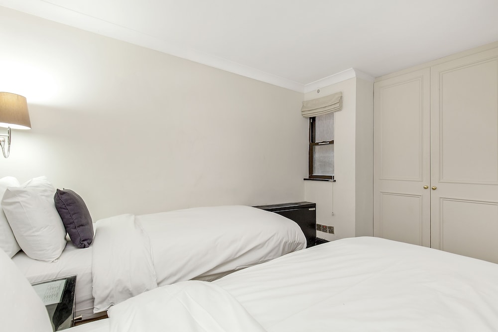 Mayfair House 22
