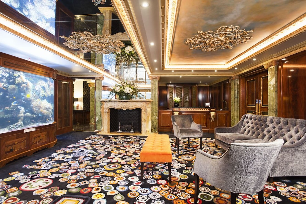 Mayfair House 3