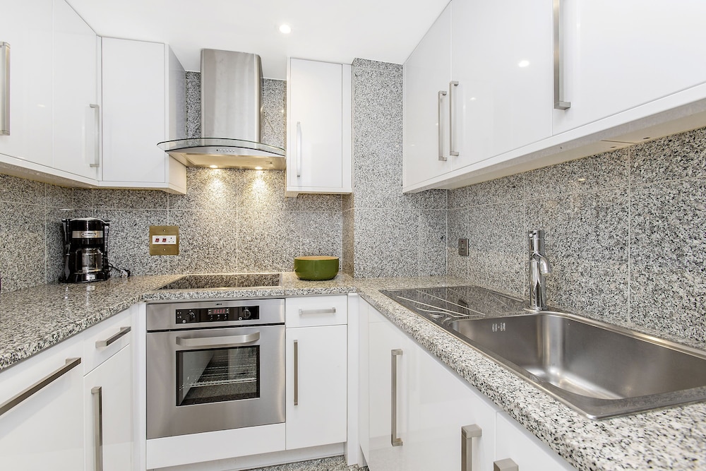 Mayfair House 9