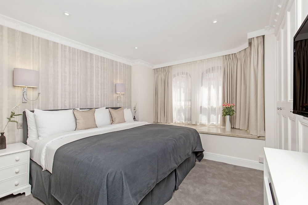 Mayfair House 19