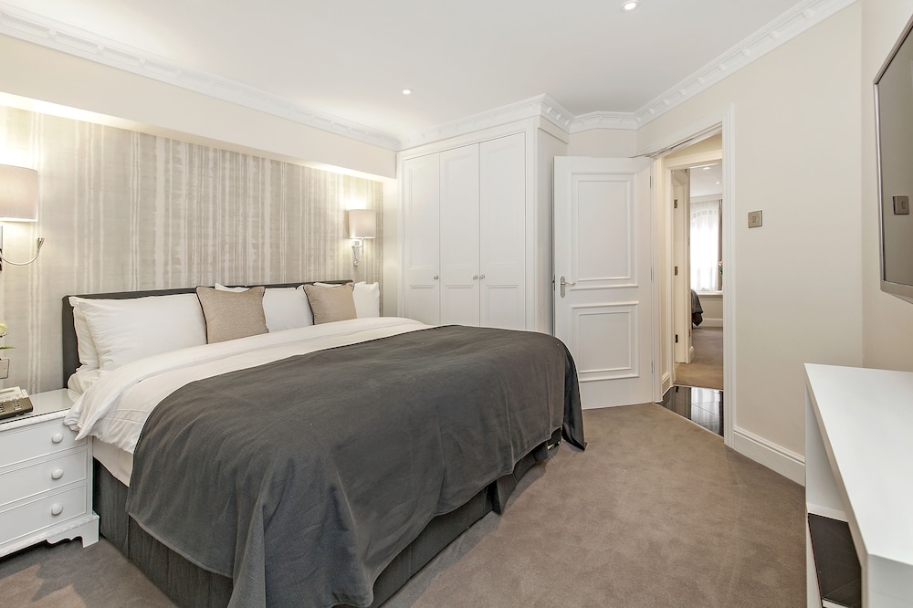 Mayfair House 18