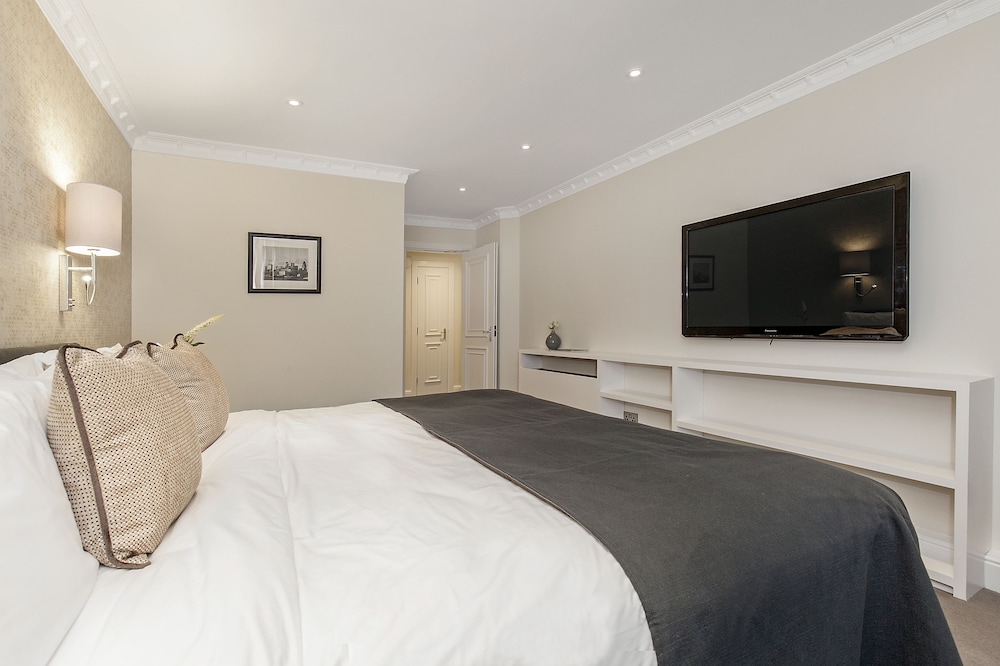 Mayfair House 14