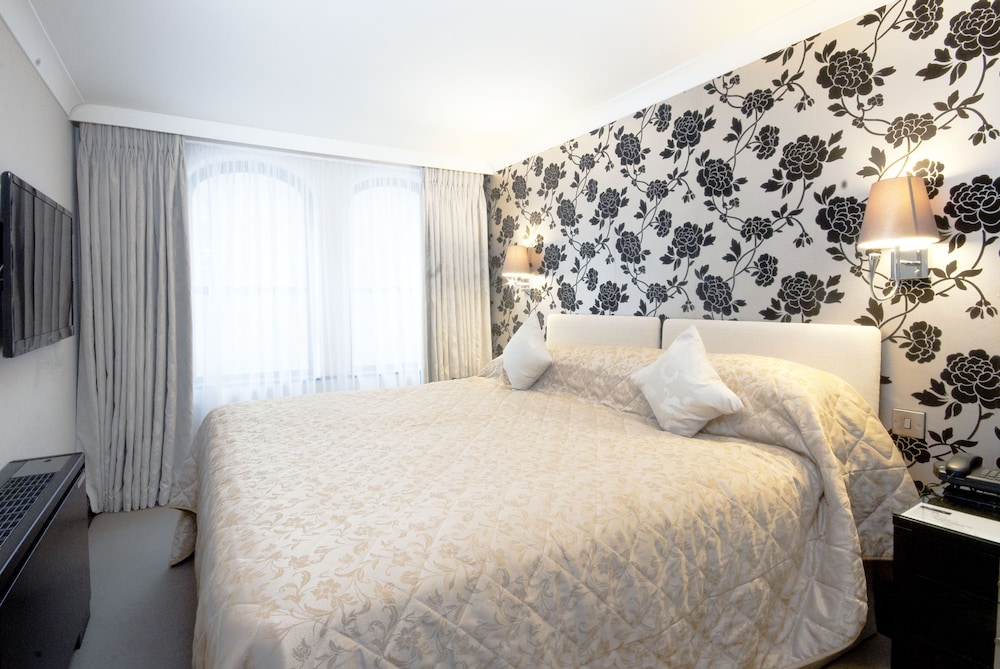 Mayfair House 6