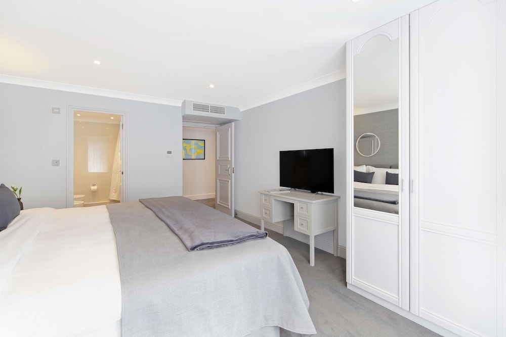Mayfair House 7