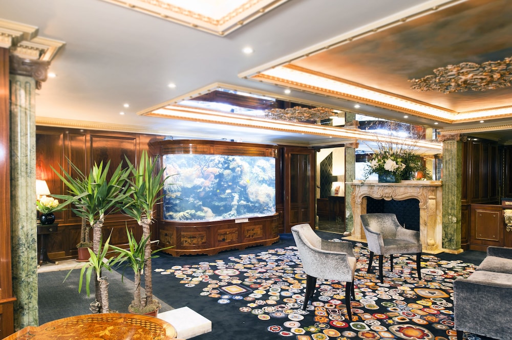 Mayfair House 2