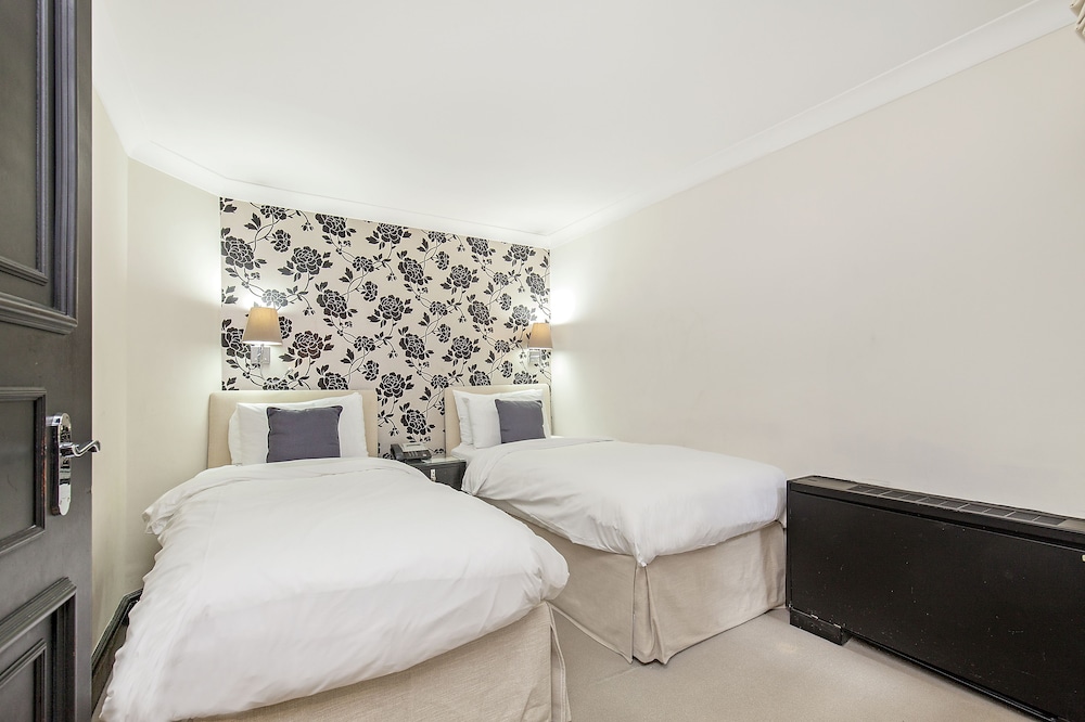 Mayfair House 23