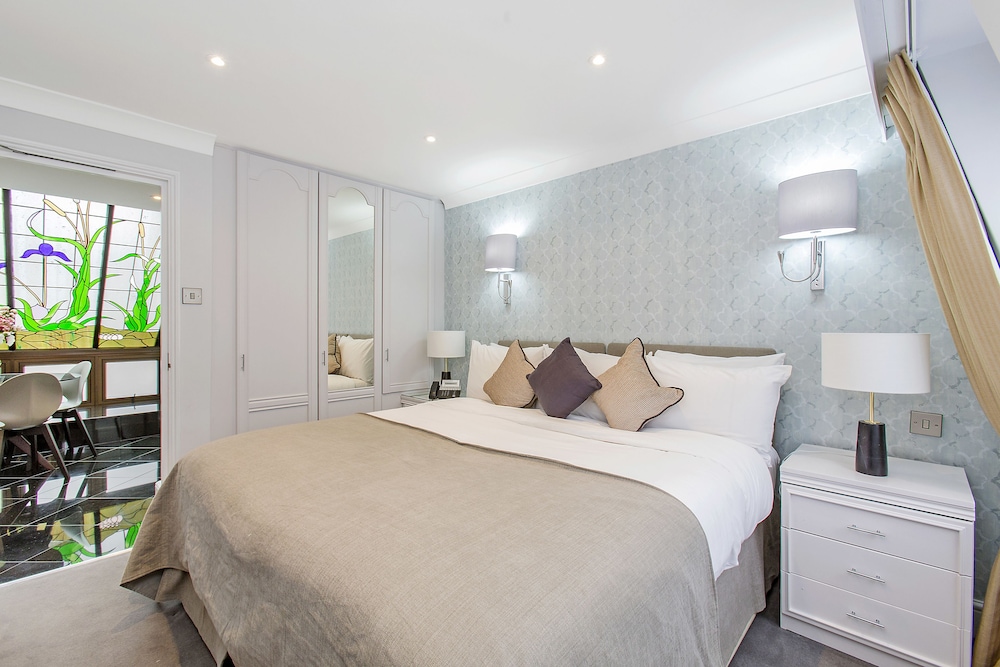 Mayfair House 13